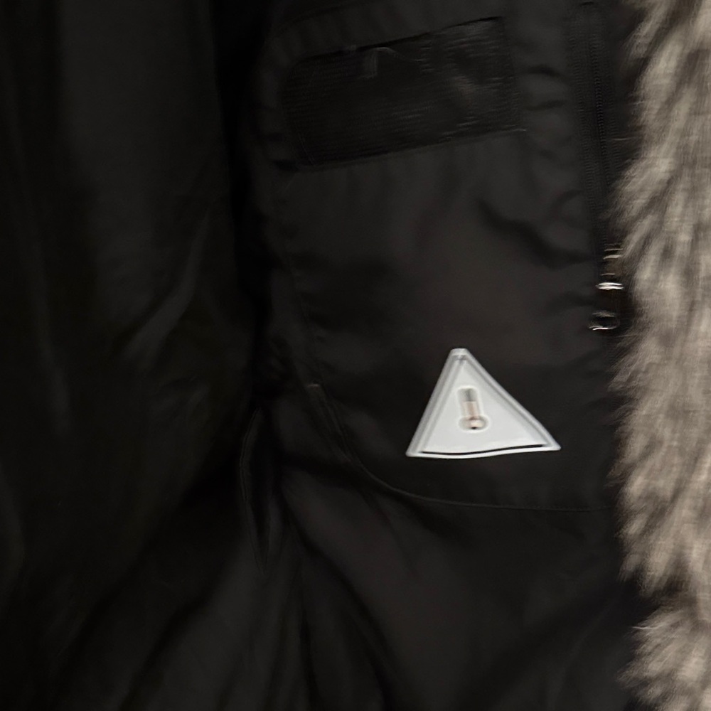 Pajar Womens Large Black Fur-Trimmed Winter Coat. TheFur trim is Rabbit and Fox. - Picture 8 of 10